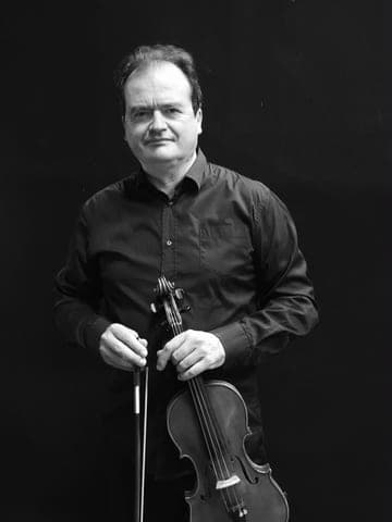 Il Maestro Ivan Malaspina con il violino